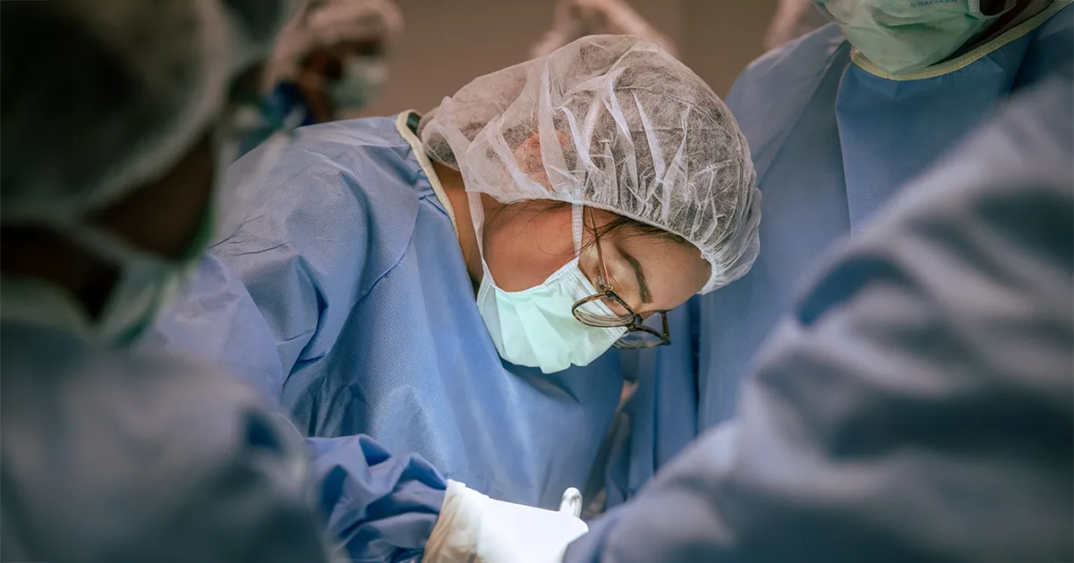 DPM student performing a prosection exercise in the anatomy lab.